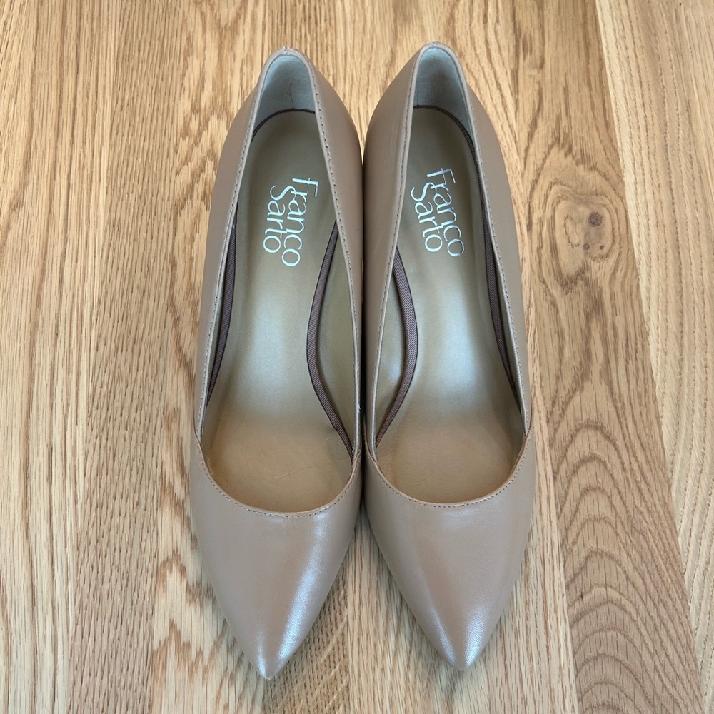 Franco Sarto Wedged Heels size 8 - beige/nude